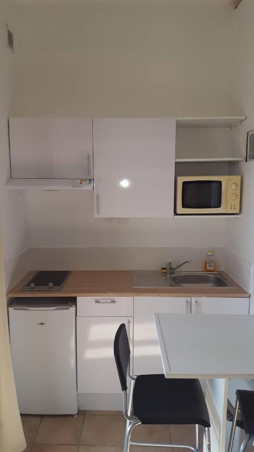 Studio 2 Personnes Vue Marais Salant Parking Et Terrasse Proche Commodite Hyères Exteriér fotografie